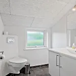 3 Bedroom Beautiful In 別荘 *