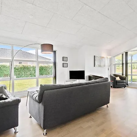 3 Bedroom Beautiful In 別荘