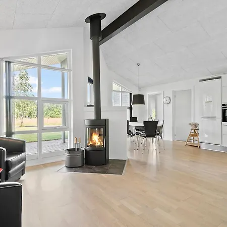 Vakantiehuis Amazing In With Kitchen Hovborg