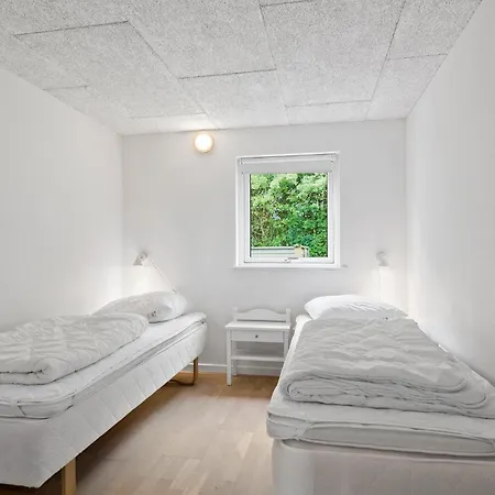 Vakantiehuis 3 Bedroom Beautiful In *